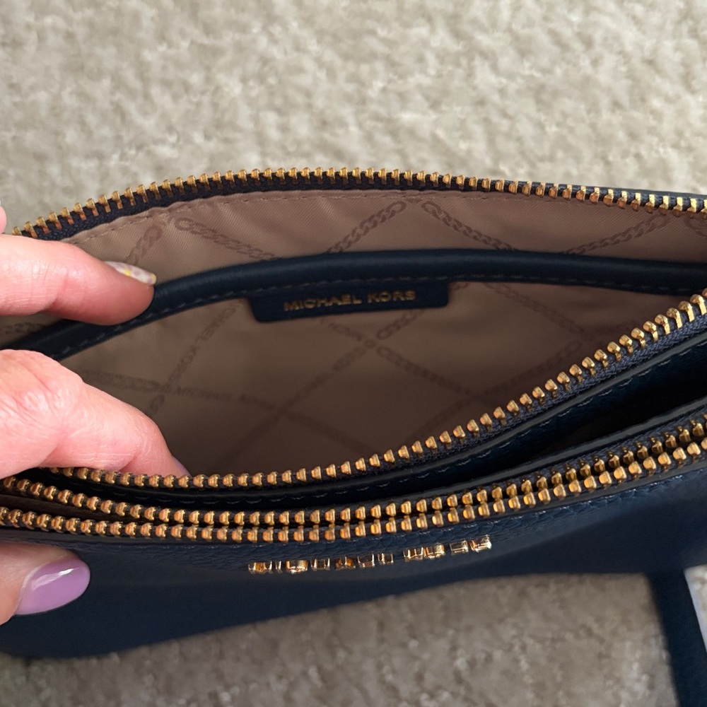 Michael Kors crossbody - Picture 10 of 11